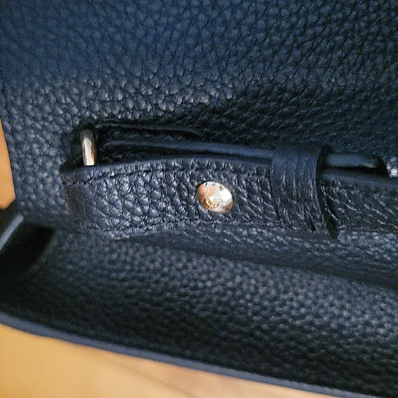 Ferragamo Amy small tote in black leather. NWOT. - Picture 5 of 9